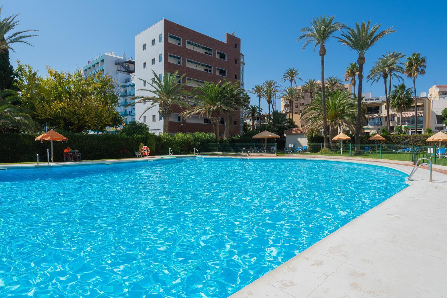 Private 250Sqm Garden Duplex, Jacuzzi, Cinema, Sea View Escape Apartment Torremolinos Exterior foto