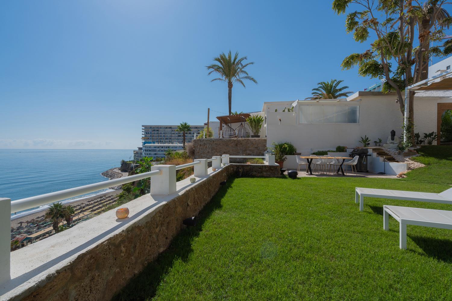 Private 250Sqm Garden Duplex, Jacuzzi, Cinema, Sea View Escape Apartment Torremolinos Exterior foto
