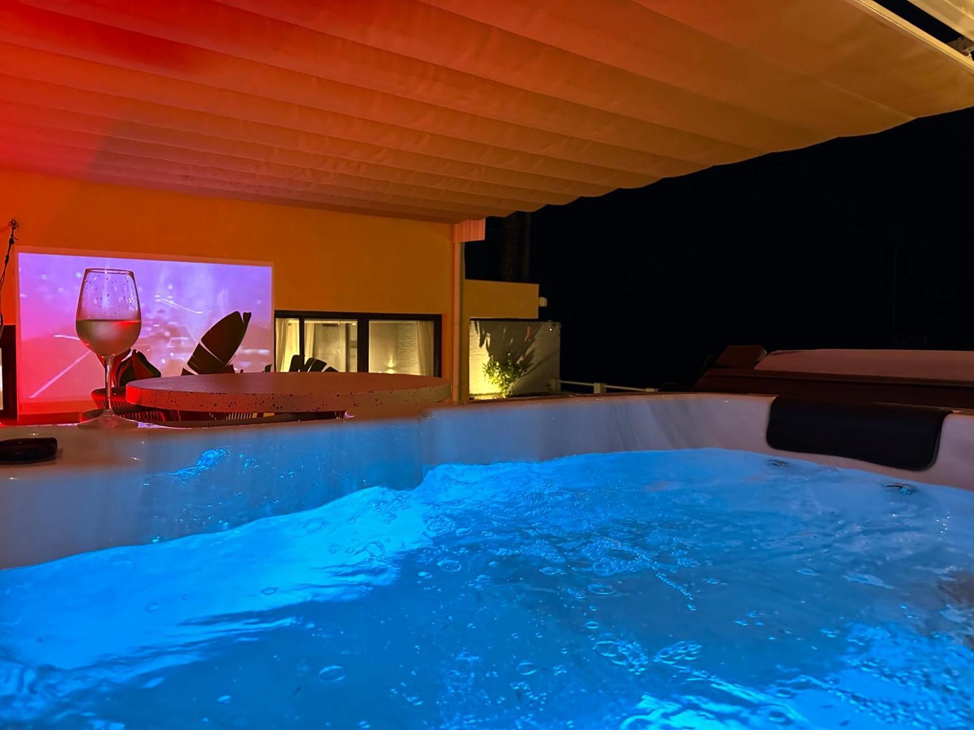 Private 250Sqm Garden Duplex, Jacuzzi, Cinema, Sea View Escape Apartment Torremolinos Exterior foto